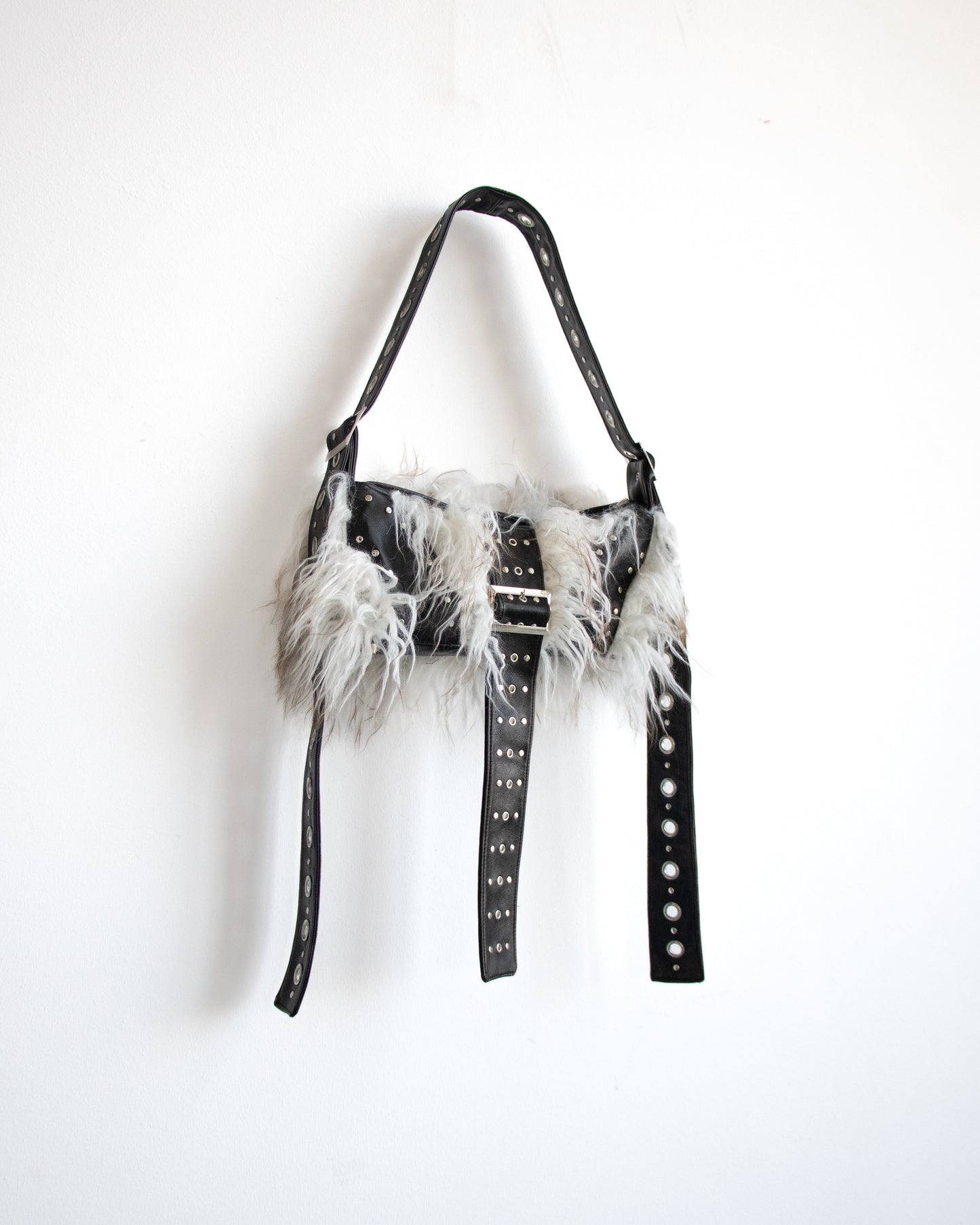 La Punani Baguette Black & White